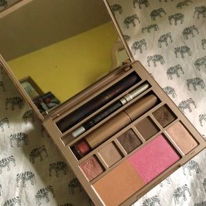 Urban decay NAKED on the run